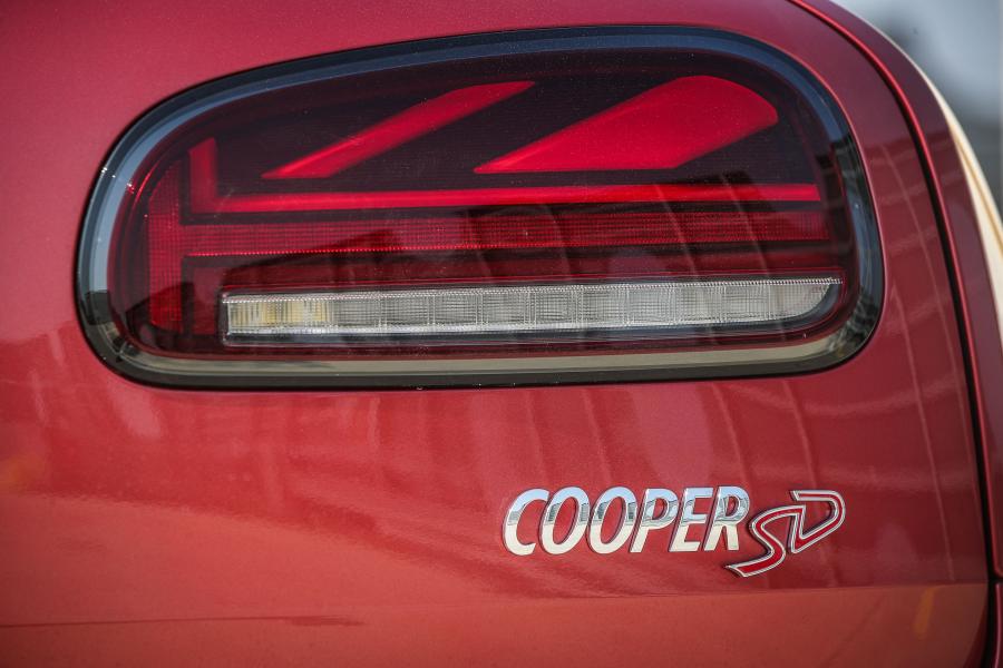 Логотип Mini Cooper SD Clubman (F54) 2019 года  (WW) (фото 20 из 42)